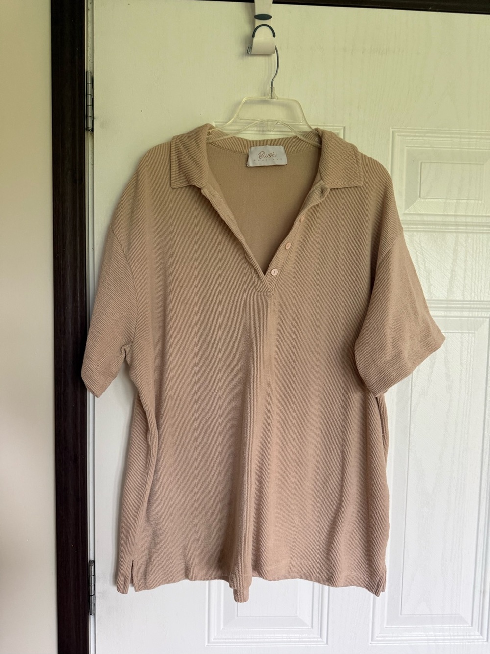 2 for $10 sale: Blush boutique oversized tan knit textured polo shirt - L